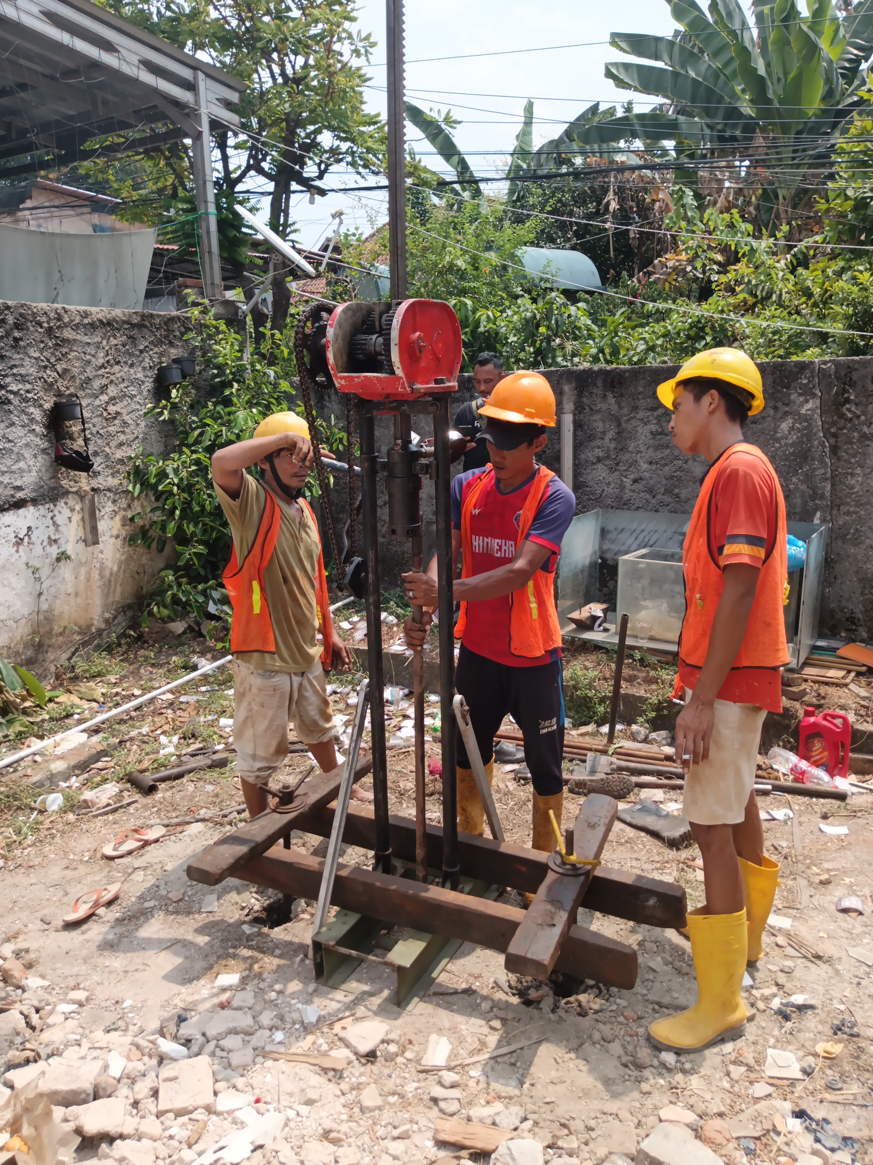 Proses pengeboran pondasi